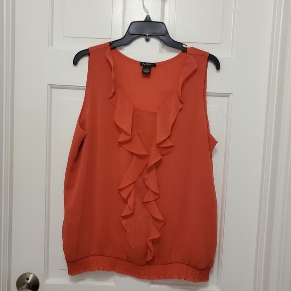 Nue Options Sleeveless Blouse Size XL, lightweight smocked hemline - Picture 7 of 8